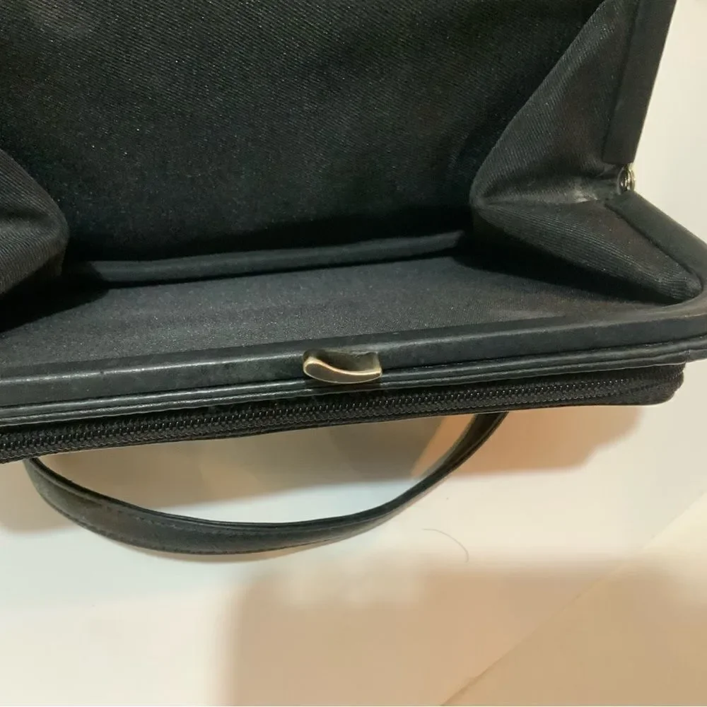 FOSSIL Black Leather CROSSBODY Kiss Lock Snap  Zip ORGANIZER HANDBAG 8x6x2 in